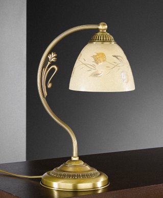 Настольная лампа с бронзовым корпусом и стеклянным плафоном кремового цвета