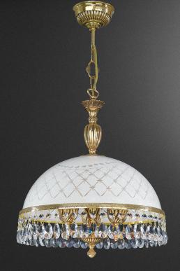 Подвесной светильник из позолоченной бронзы с плафоном из матового стекла, обрамленном хрустальными подвесками