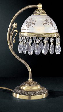 Грациозная настольная лампа с плафоном из венецианского стекла и хрустальными подвесками