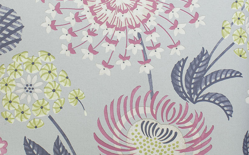 Бумажные обои Arthouse Bloom 676207 серо-малиновые с винтажными цветами