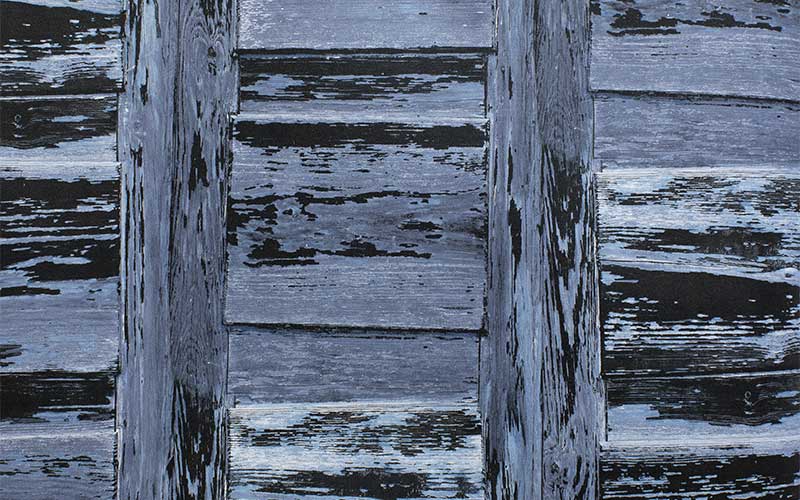 Темно-синие виниловые обои Aura Farmhouse FH37561 с деревянными щитами
