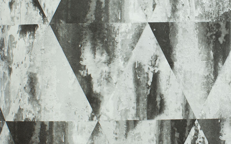 Флизелиновые обои Aura Grunge G45334 с черными и серыми состаренными треугольниками