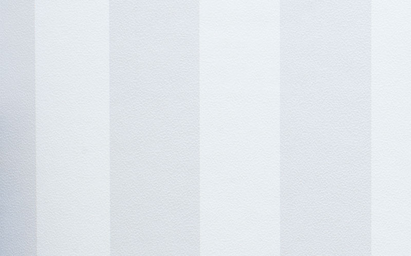 Флизелиновые обои Aura Just 4 Kids 2 G56519 с вертикальными белыми и светло-серыми полосами
