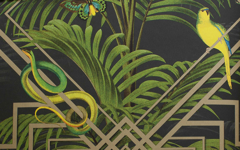 Графитовые флизелиновые обои Holden Glasshouse 90362 с желто-зелеными попугаями и змеями