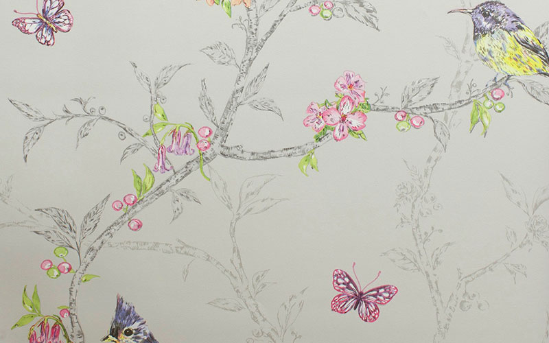 Бежево-серые бумажные обои Holden The Enchanted Garden 98081 с яркими птицами и цветами