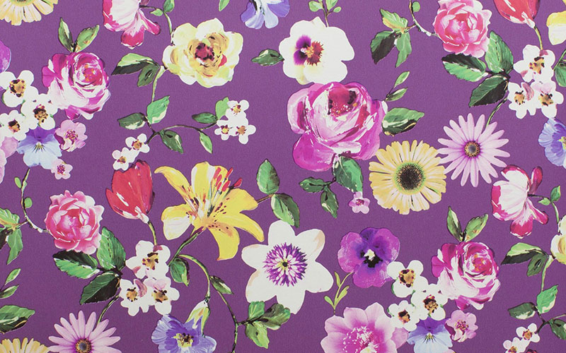 Фиолетовые бумажные обои Holden The Enchanted Garden 98851 с цветами