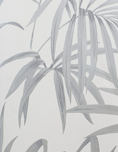 Флизелиновые обои Khroma Zoom Kwai KWA102 с серыми пальмовыми листьями