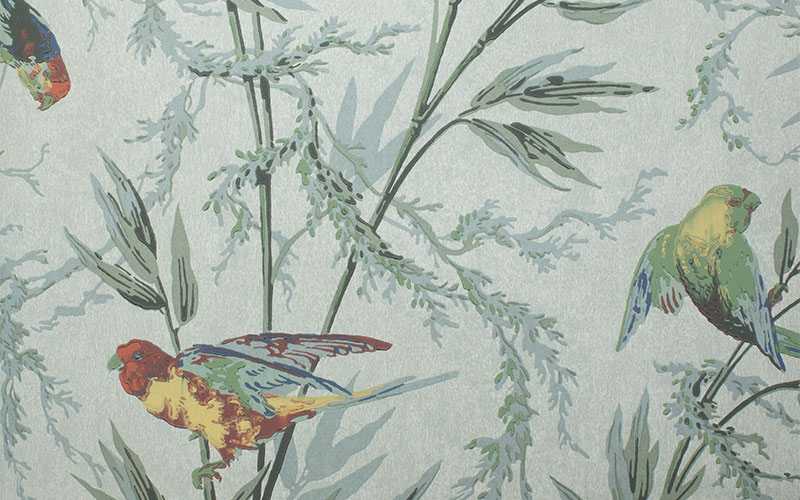Обои Little Greene London Wallpapers 4 0251GOVERDI с салатовыми и бордовыми попугаями